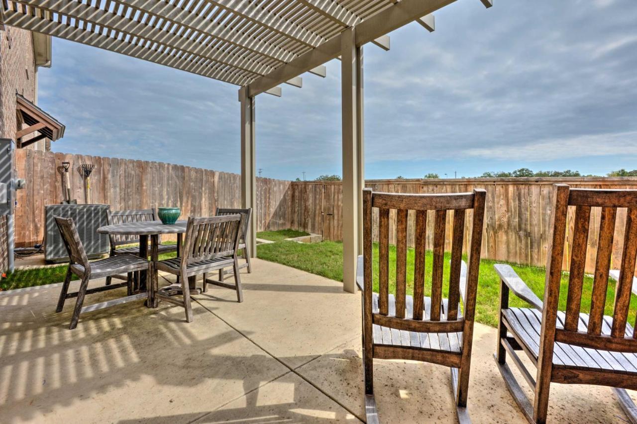 Willa College Station Townhouse With Private Patio Zewnętrze zdjęcie