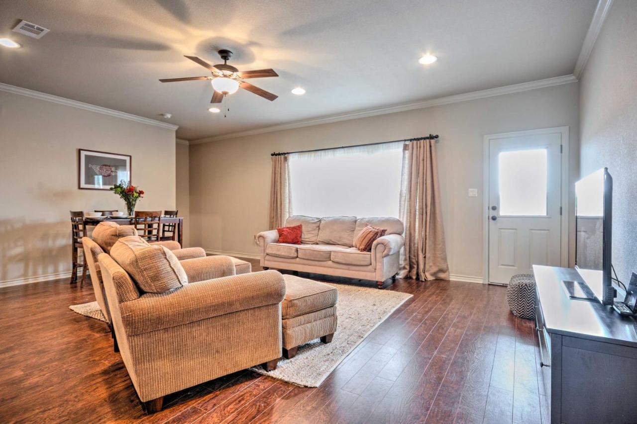 Willa College Station Townhouse With Private Patio Zewnętrze zdjęcie