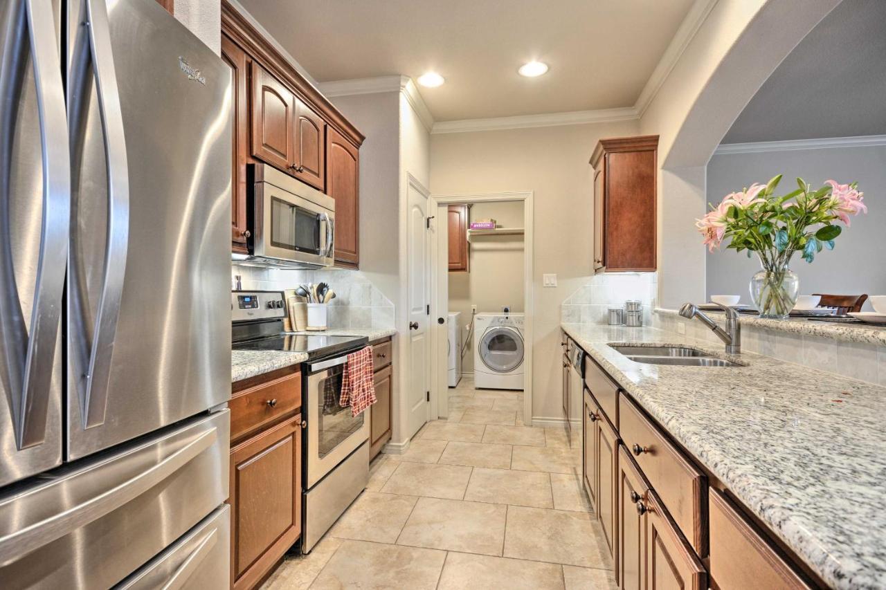 Willa College Station Townhouse With Private Patio Zewnętrze zdjęcie